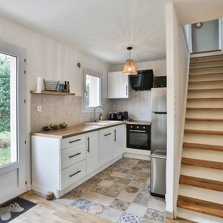 Charmante Maison Proche Mer, Quartier Paisible 別荘 オロンヌ・シュル・メール