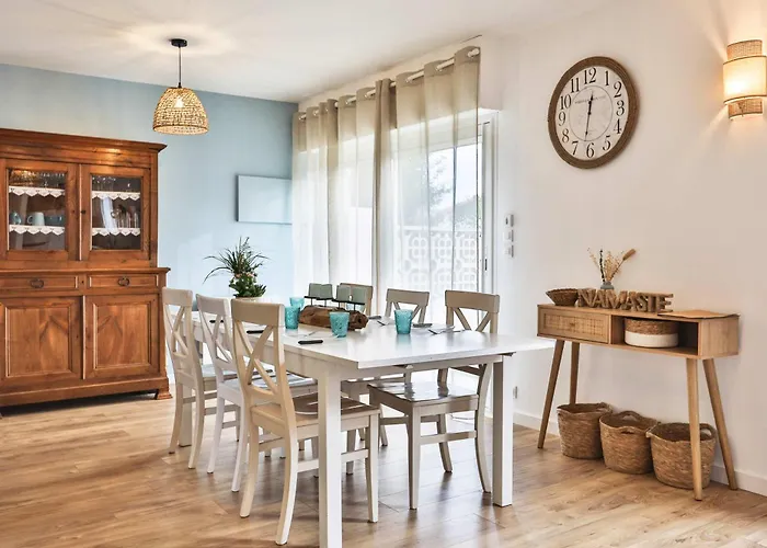 Charmante Maison Proche Mer, Quartier Paisible Σπίτι διακοπών *