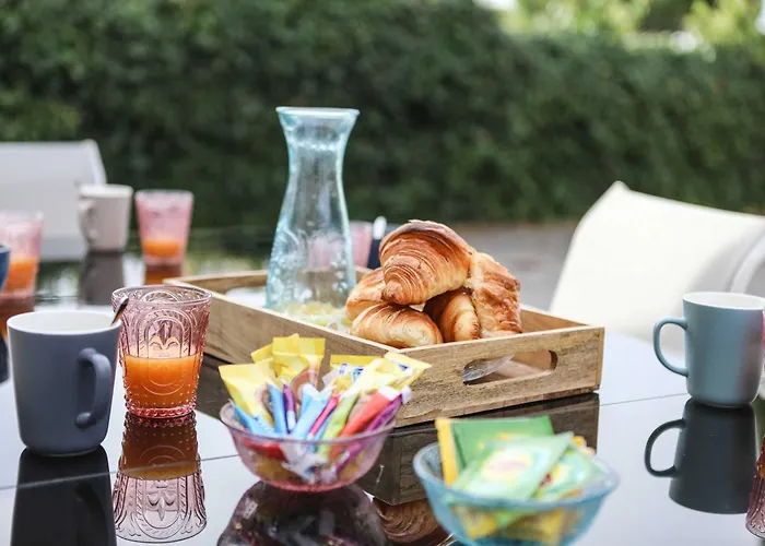 펜션 Charmante Maison Proche Mer, Quartier Paisible 울론 쉬르 메르